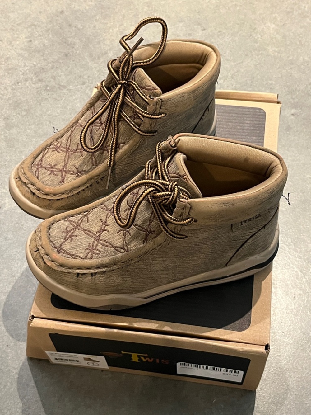 Boys Twister Jackson Moc Toe Chukka Boots in Brown